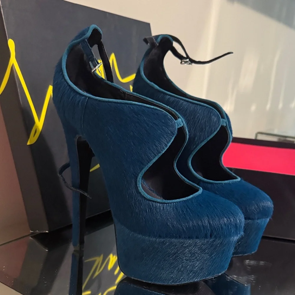 London Trash Blue Platform Heel Pumps